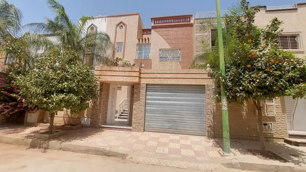 فيلا للبيع 👌مساحة 205 متر💥 تمن 176 مليون ✅️قابلة للنقاش💯 تتواجد قرب مرجان ديكاطلون مكناس 📍