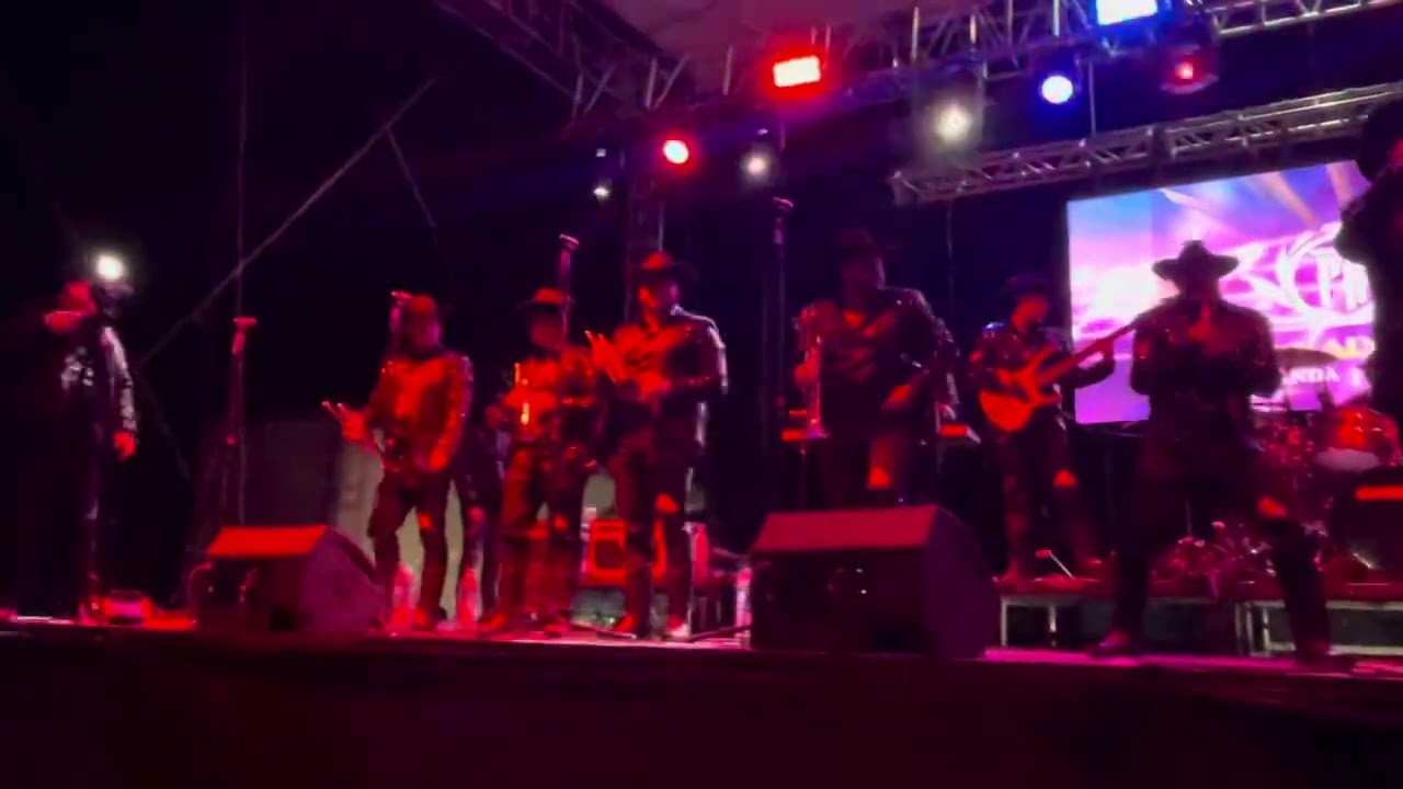 Pedro Alvarado y su Banda Al Ataque. En el Rodro Jalisco.