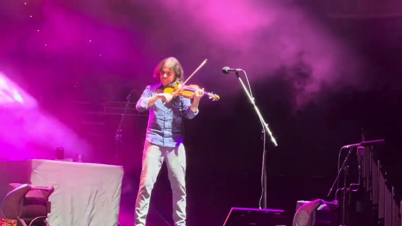 Billy Strings “The Fire On My Tongue” KFC Yum Center-Louisville, Ky 12/5/2025