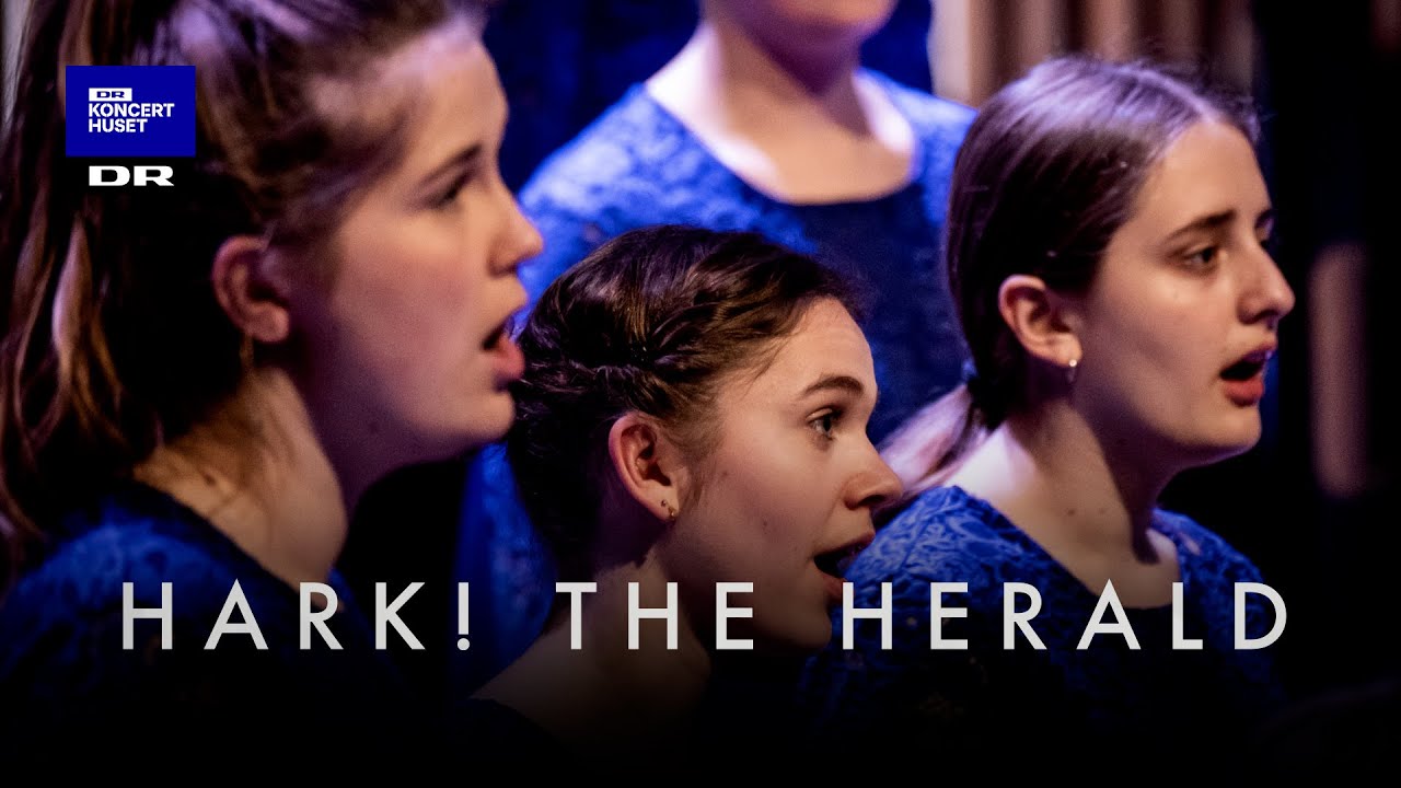 Hark! the Herald Angels Sing // DR Pigekoret (LIVE)
