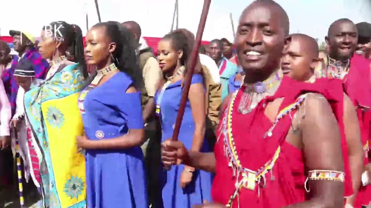 See how Musa Nkonyoyo move the crowd at Loita plains Narok county during The Nairowua wedding.
