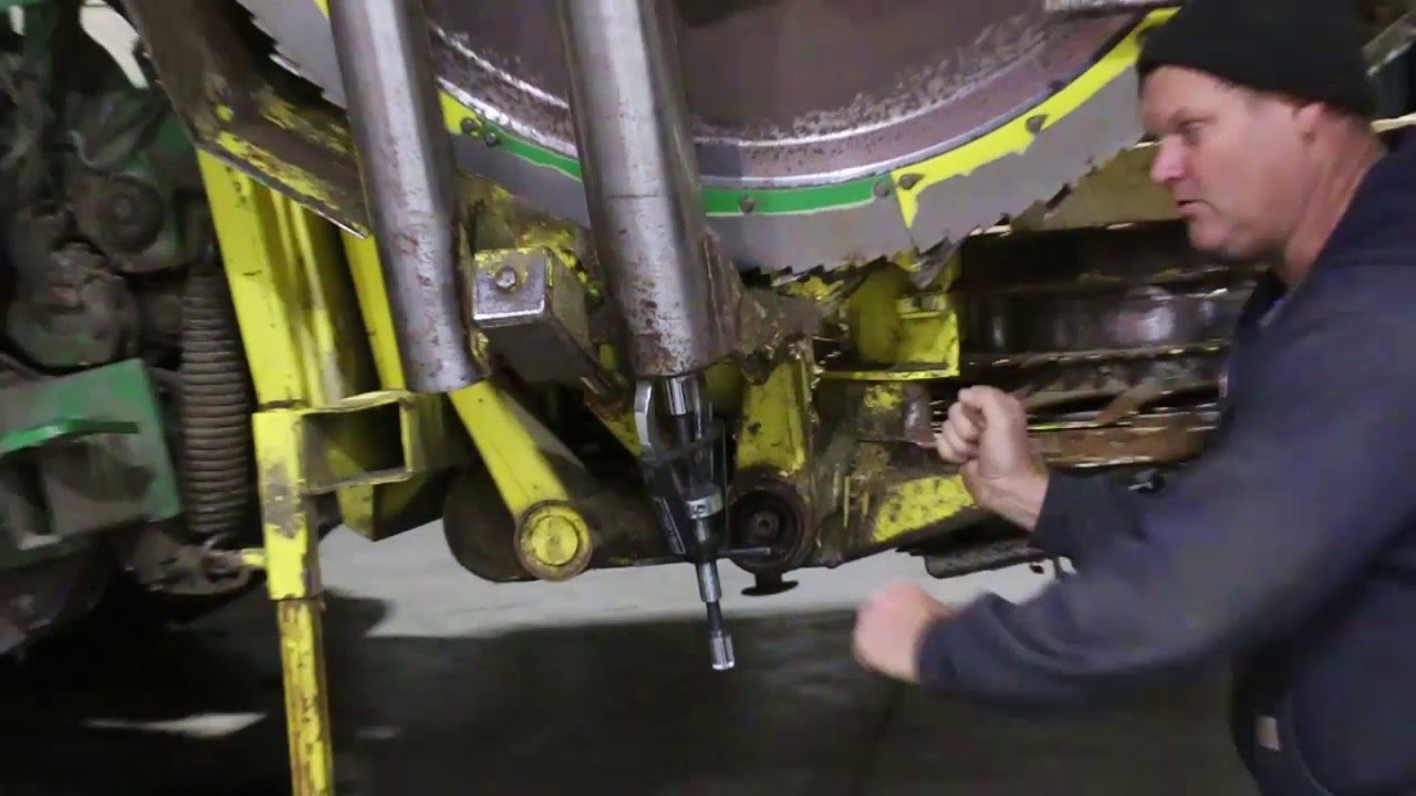 How to Remove the Wing Drive Couplers on Kemper™ and John Deere® Rotary Heads - Kooima® Ag