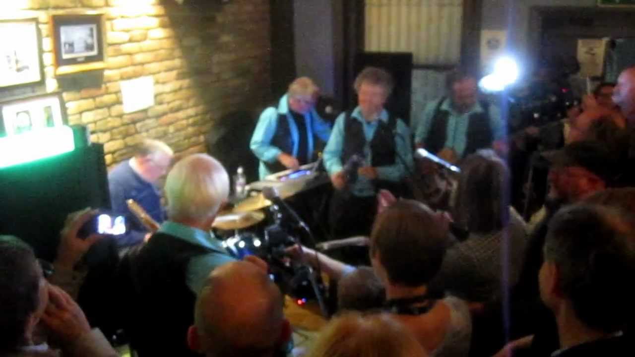 Clem Cattini and The Triumphs 