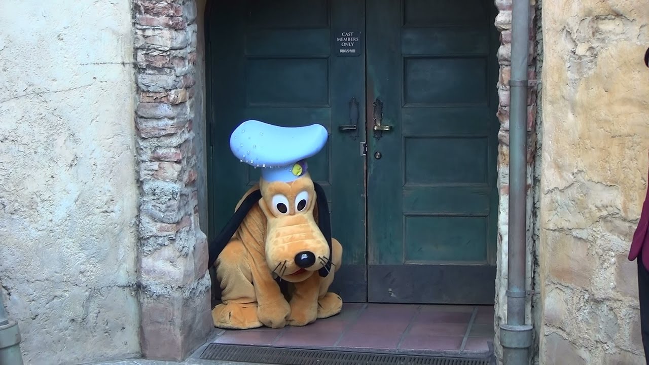 【TDS】ミッキーとミニーの邪魔をして怒られたプルート【ディズニーシー・プラザ】