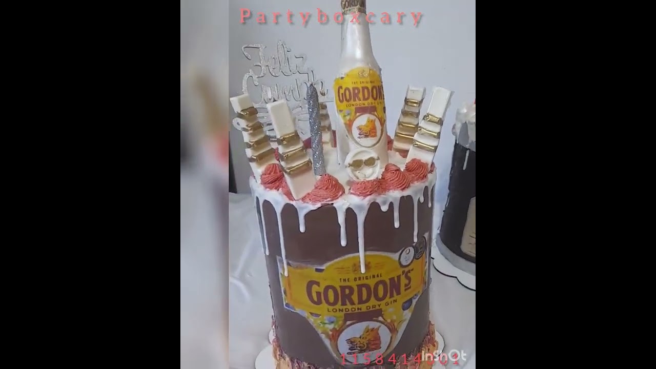 Tortas drips con botellas de chocolate Corona, Fernet y Gin Morgan's. Instagram : partyboxcary
