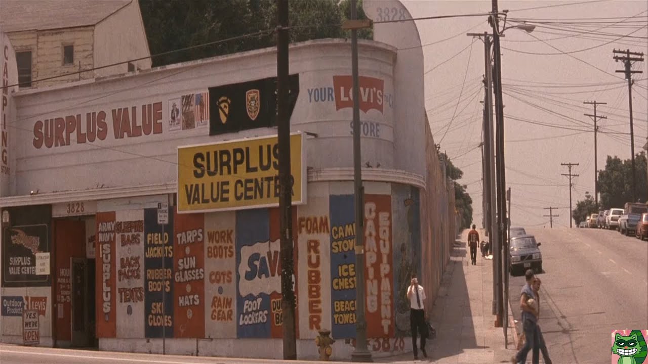 Um Dia de F&uacute;ria (1993) - Cena da Loja do Nazista Dublada em Portugu&ecirc;s Brasileiro (Parte 1)