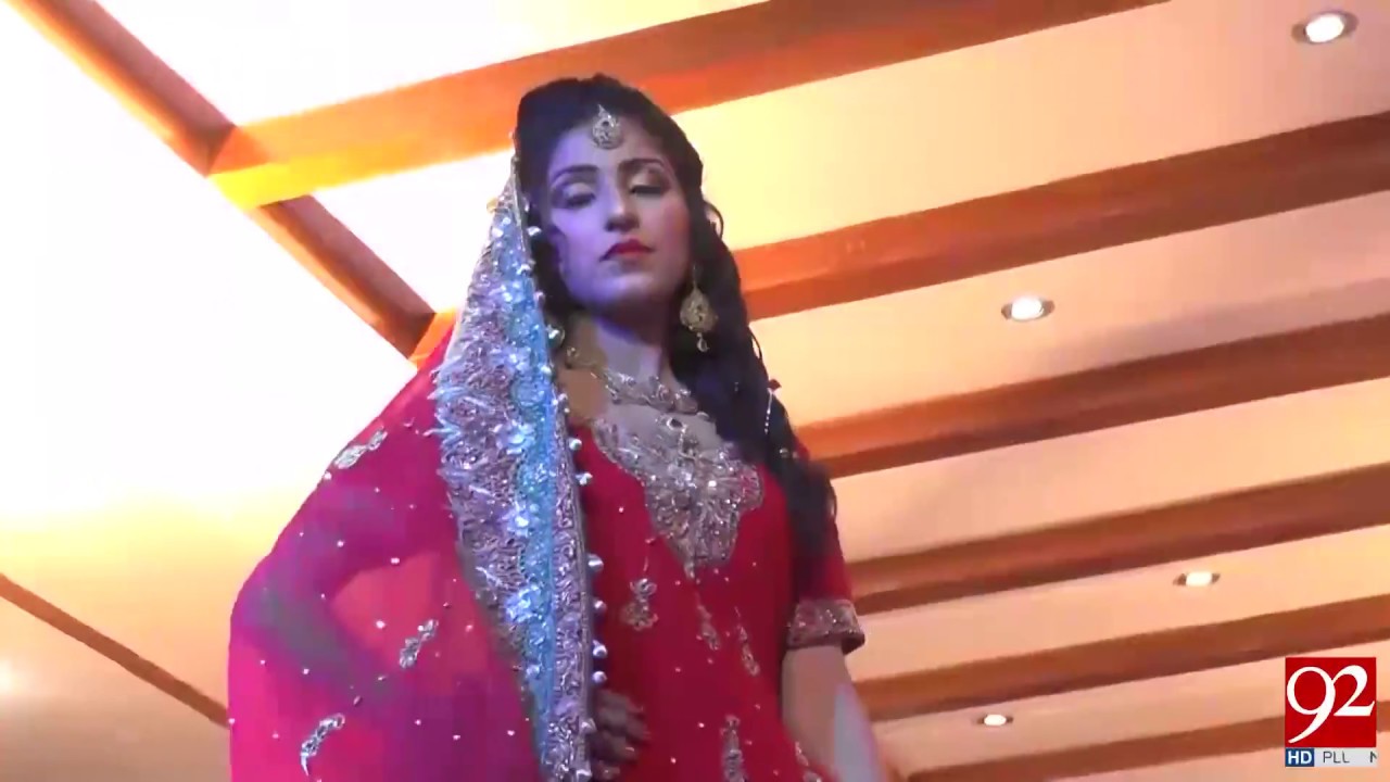 Models walk ramp in Sargodha Bridal Show - 15 October 2017 - 92NewsHDPlus
