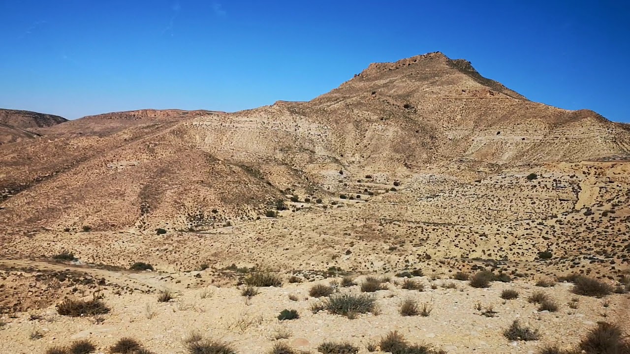 T&uacute;nez desde un autob&uacute;s  vista del desierto del Sahara de Tamezret a Matmata
