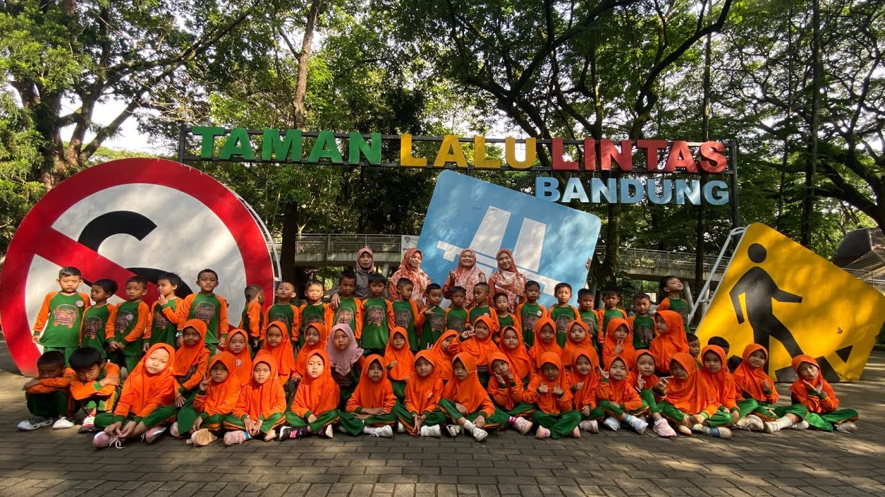 TAMAN LALU LINTAS BANDUNG,pembagian raport TKA HAFIDHIN ROYAN.