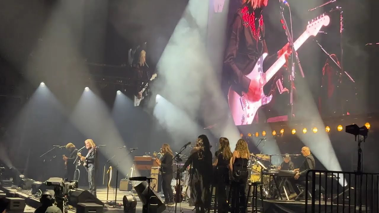 Live in 4K, Joe Walsh rocks Vets Aid 2025 "In The City" "Walk Away" "Welcome To The Club" Wichita KS