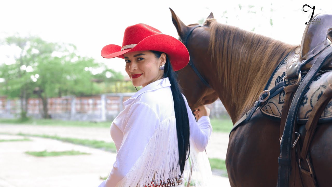 Lucy Obregoso - SOY FELIZ A MI MANERA (Oficial Video)