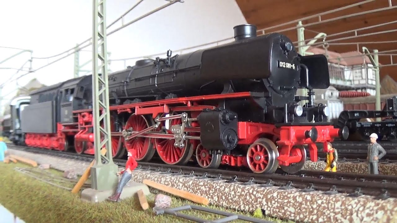 Dampflok 012 081-6 Sonderfahrt - Märklin H0 Analogbetrieb .Tender voraus mit NOHAB - MY 1106