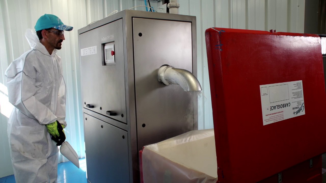Production de glace pour le nettoyage cryogénique