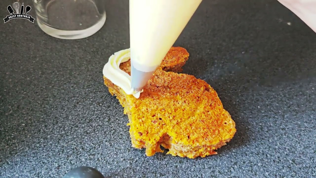 🎂 Egyszerű Alap Vajkr&eacute;m Recept Tort&aacute;ba, D&iacute;sz&iacute;t&eacute;shez recept &ndash; L&eacute;p&eacute;sről l&eacute;p&eacute;sre! 🍰