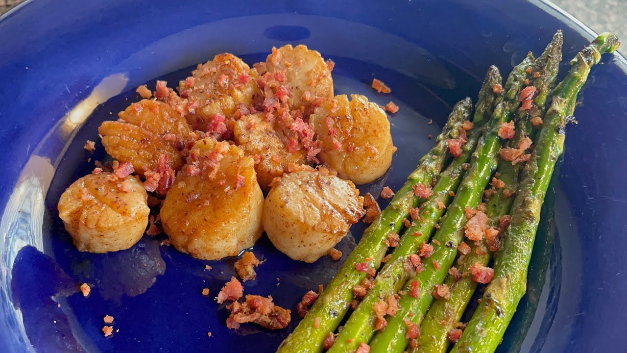 How To Make Pan Seared Scallops! #PanSearedScallops #ScallopsAndBacon #AsparagusAndBacon