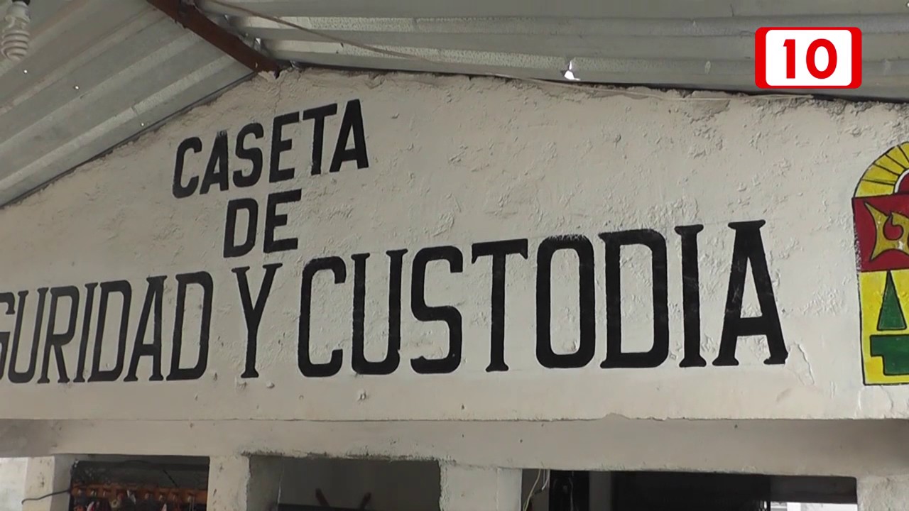 Detienen a custodios ingresando paquetes de marihuana en el Cereso de Cancún