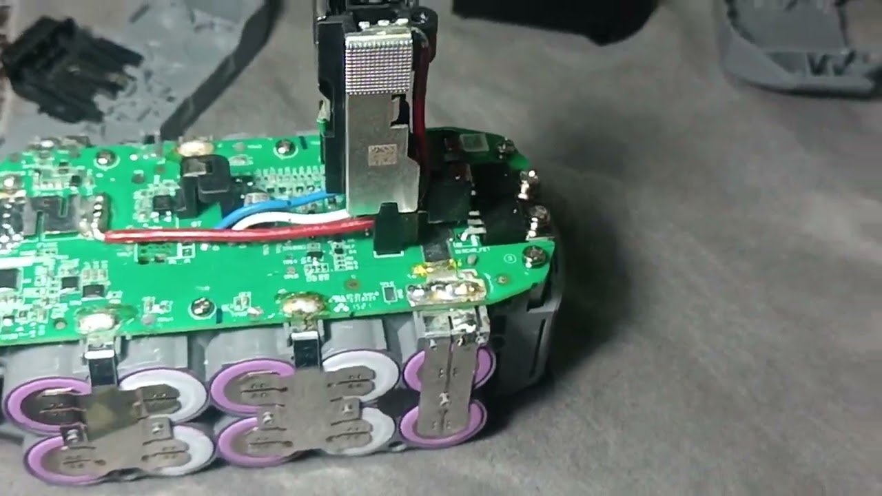 Ryobi Akumulator Li-Ion Ryobi RB18L50  i Ryobi RB18L50 18V 5Ah  jakie są różnice.