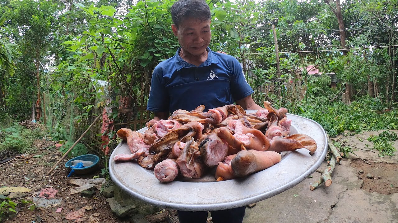 MAKING GIANT GOAT EAR TRAY WITH NAM PIA DIP | Daily Life