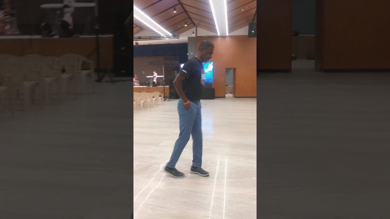 Moonwalk Mastery | MJ&rsquo;s Beat It Dance Tribute | #shorts |