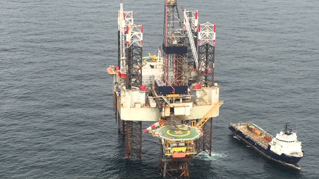 Paragon offshore HZ1 crew change by helicopters.