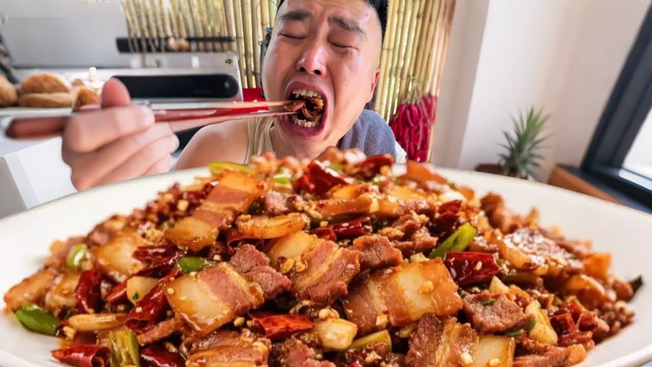 锅肉炒到焦香透亮，入口一颤！这麻辣醇香太费米饭了，神仙不换！
