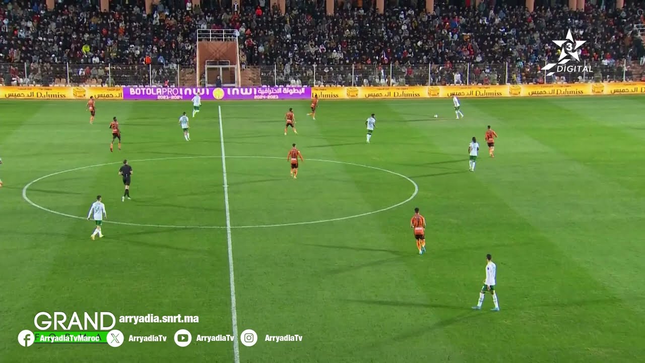 نهضة بركان يتعادل أمام ضيفه الرجاء الرياضي