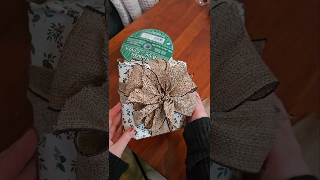 Fancy gift bow (but it's the easy way) #shorts
