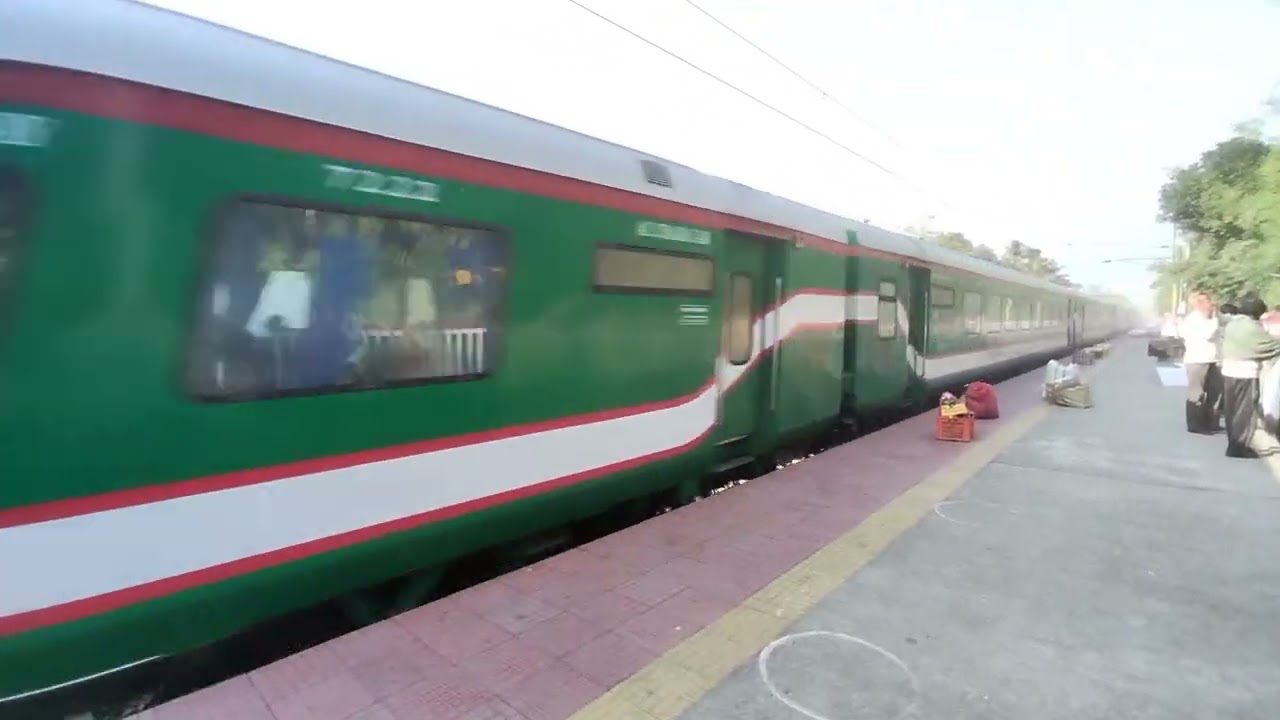 Bangladesh To Dhaka | Moitri Express | Super Fast Train 🚆