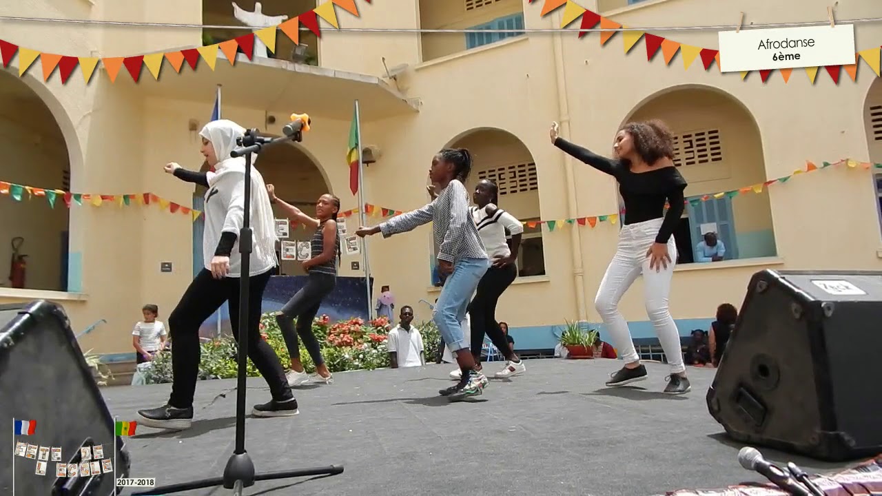 ISJA - DKR - FETE DE FIN D'ANNEE - PARTIE 25 - Afrodanse avec les èlèves de 6ème
