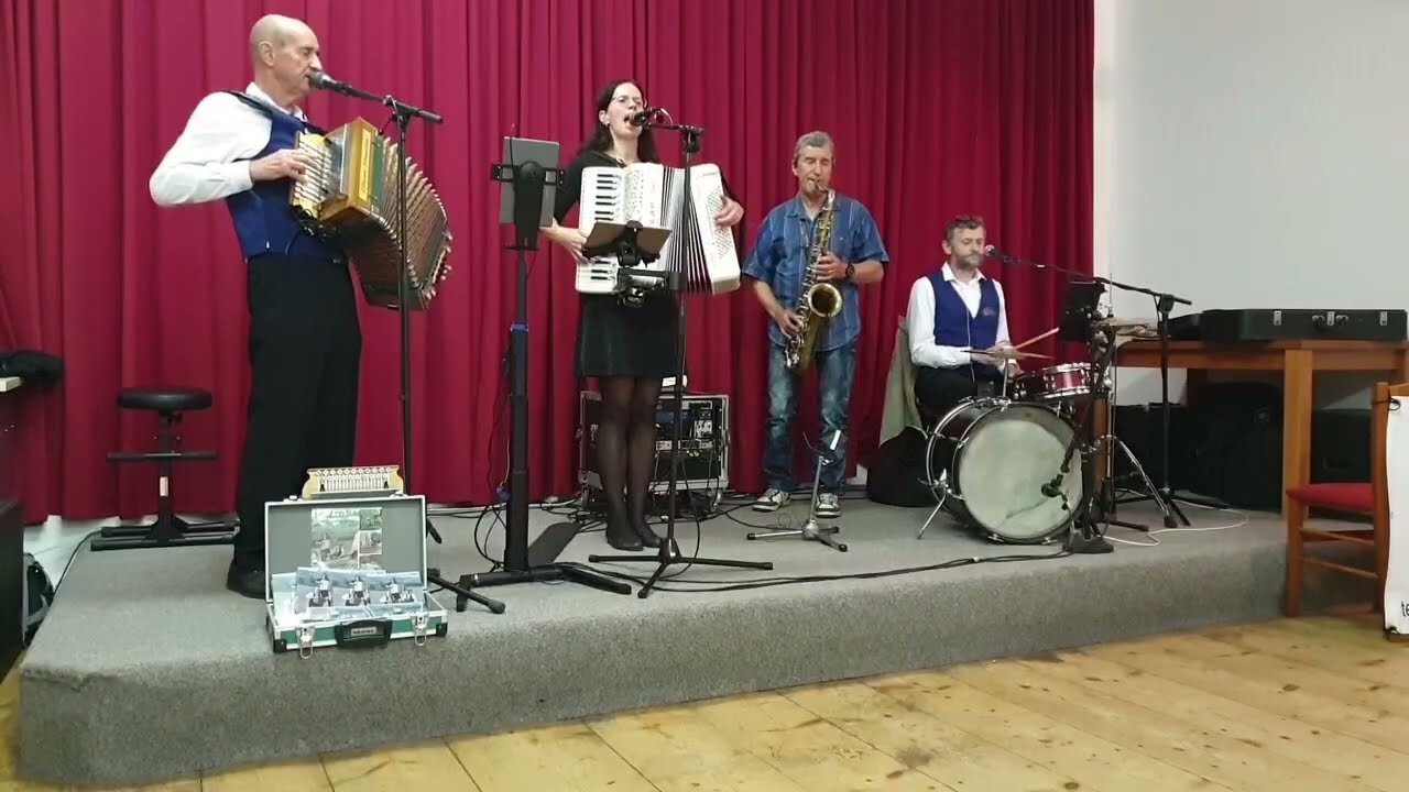 ŠUMAVÁCI - My pluli dál a dál