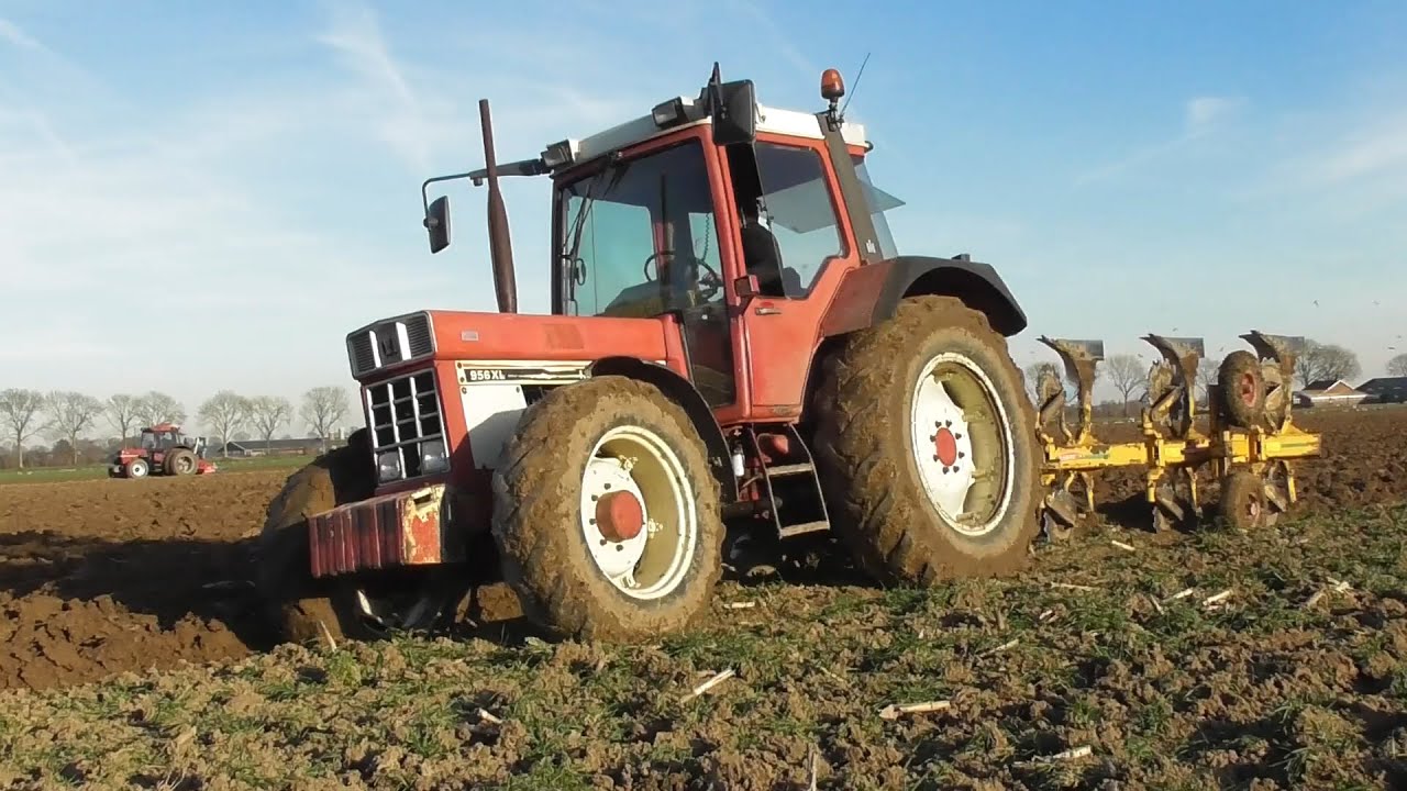 Sound aus Neuss! Ploughing with International