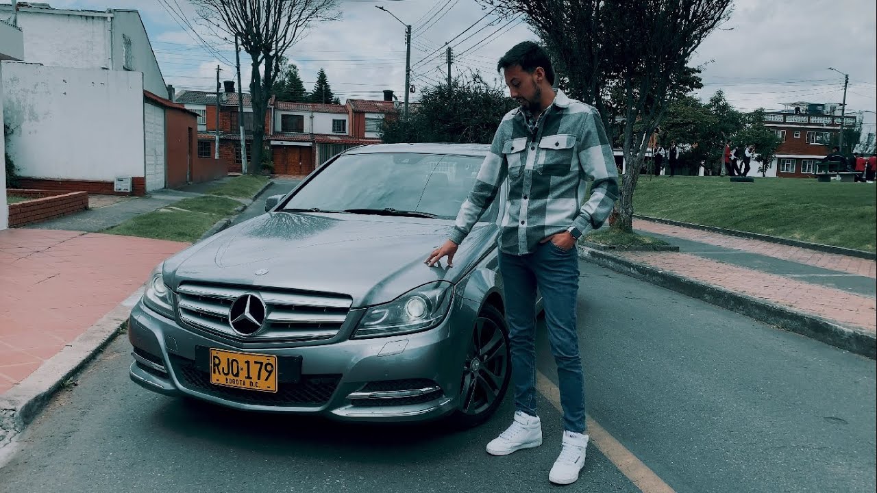 Mercedes Benz C200 | ¿ Se parquea solo ?
