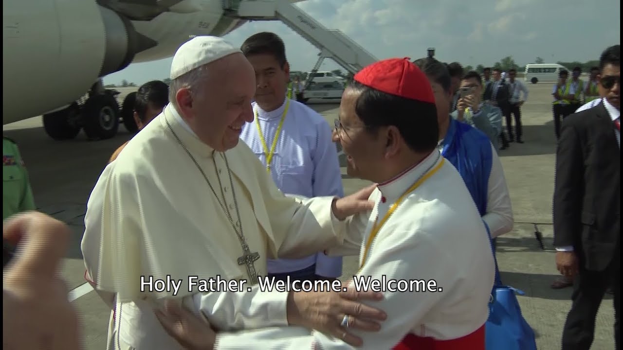 Pope Francis arrives in Myanmar