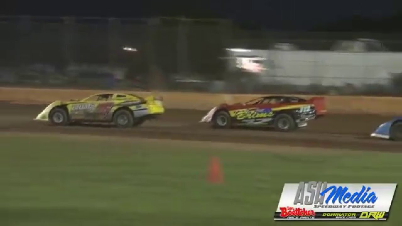 Super Sedans: Mark O'Brien Crash - Kingaroy Speedway