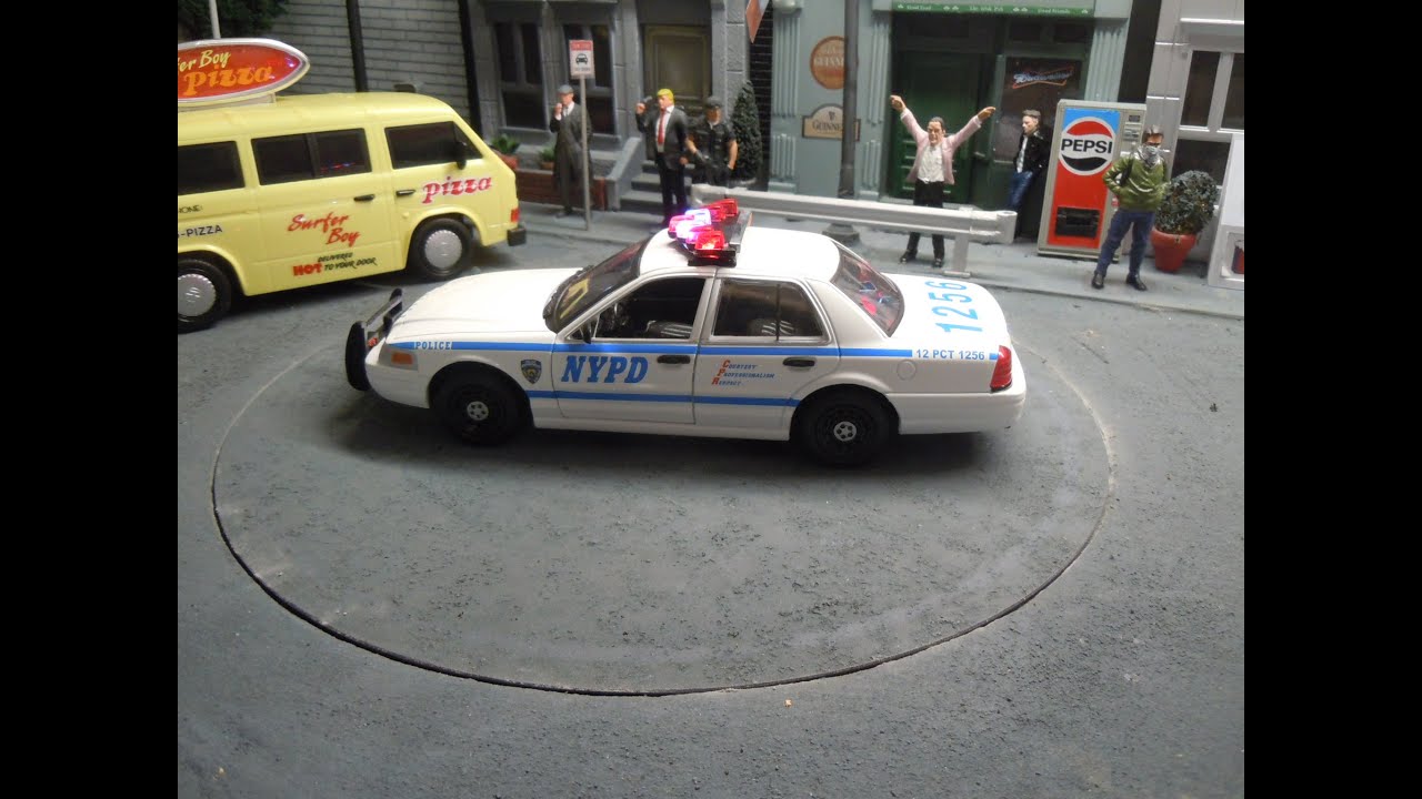 NYPD New York City Police 1/24 scale Ford Crown Victoria  with lights.