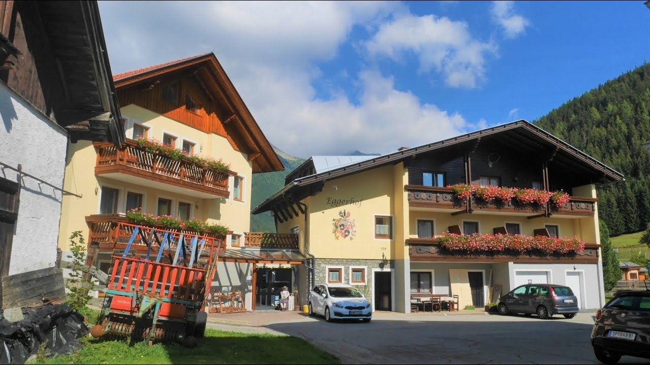 A karintiai Hotel Eggerhof &eacute;s a gy&ouml;ny&ouml;rű hegyek [ Bababar&aacute;t Sz&aacute;ll&aacute;sok]