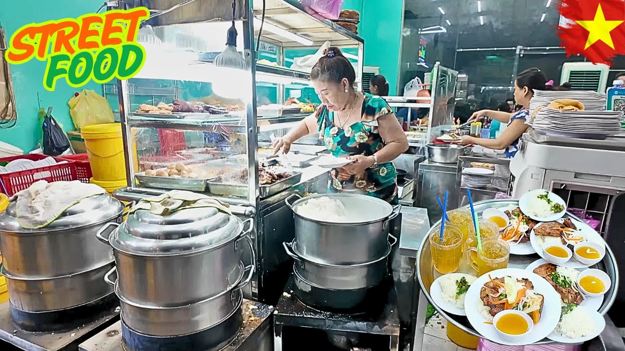 Amazing! Vietnamese street food // Delicious and popular broken rice restaurant in SaiGon, Vietnam