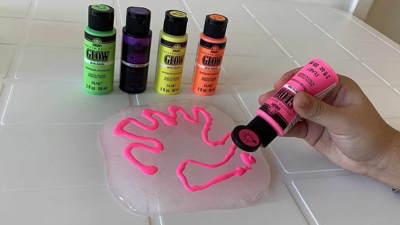 COLORINDO SLIME TRANSPARENTE COM TINTAS ULTRA FORTES! (Muito legal)