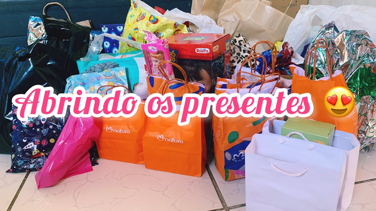 Abrindo os presentes de aniversário do Ghael e da Eliza. 😍🥰