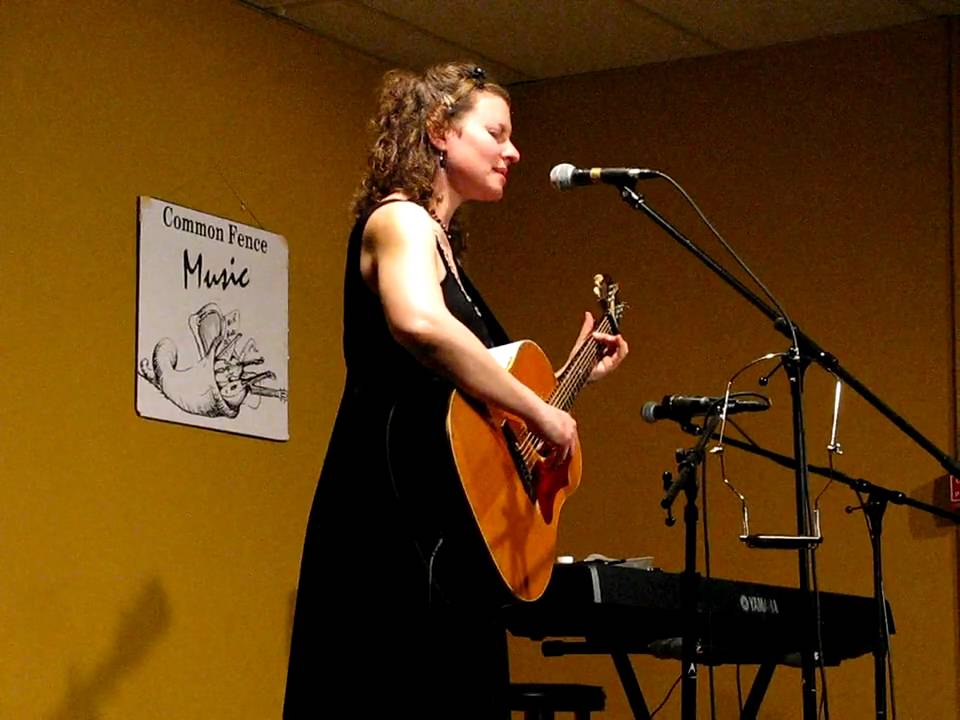 Antje Duvekot performing Anna