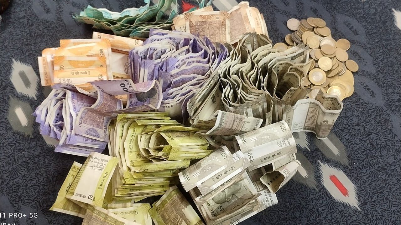 गुल्लक तोड़ दिया देखिए हमने कितना  पैसा🤑💸💵💴💶💰💳  बचाया है।
