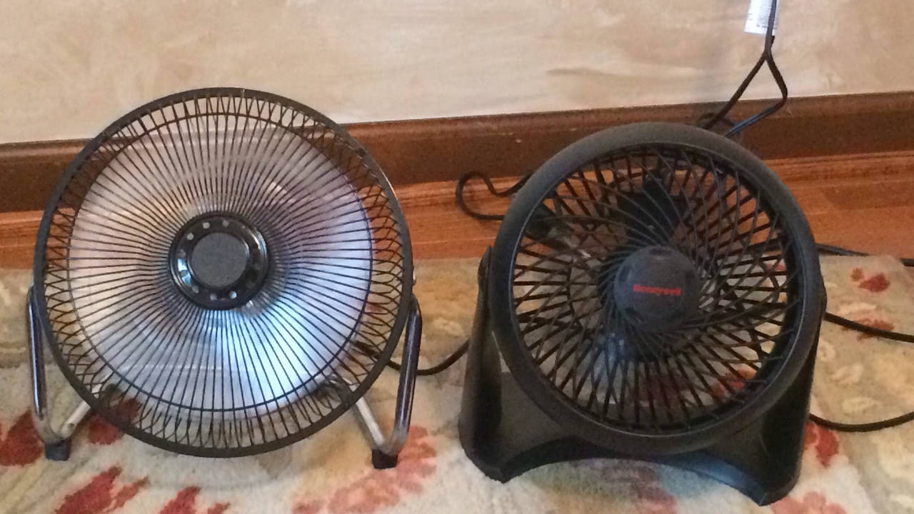Fan comparison. Mainstays High Velocity fan Vs. Honeywell Air Circulator.