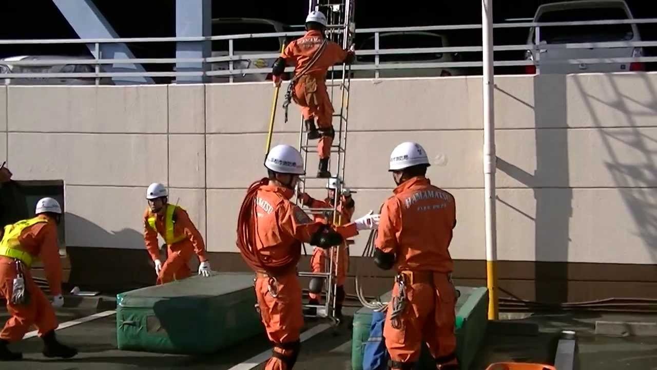 平成26年浜松市消防出初式 特別高度救助隊による救助訓練