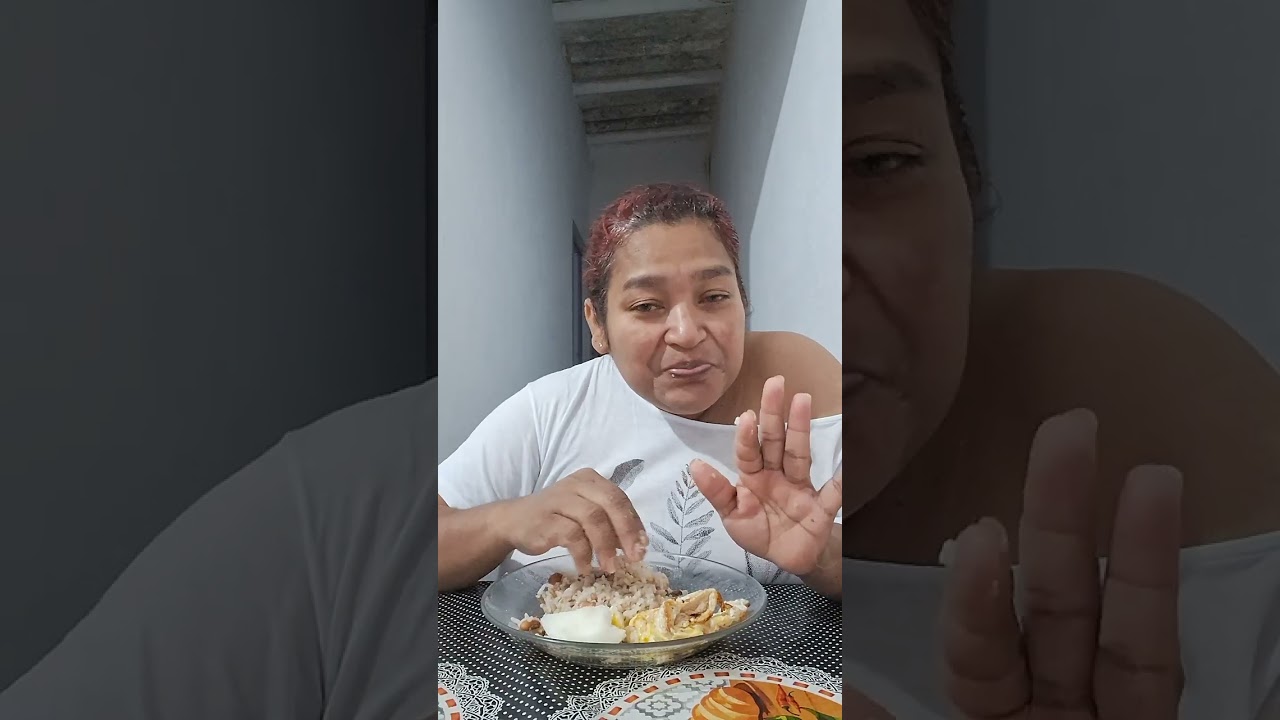 Oi gente vamos jantar gente eu fiz uma fava com arroz delicioso#😋