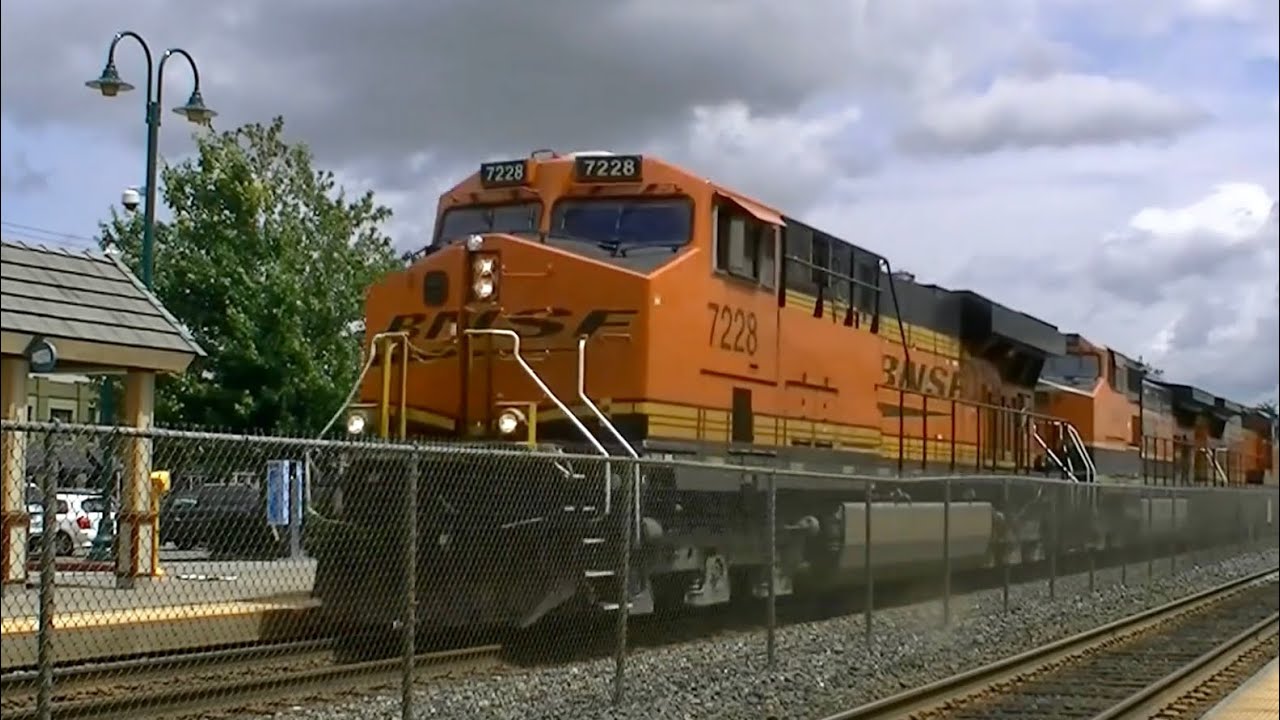 BNSF, Amtrak, & Sounder trains in Puyallup Washington - 6/16/14