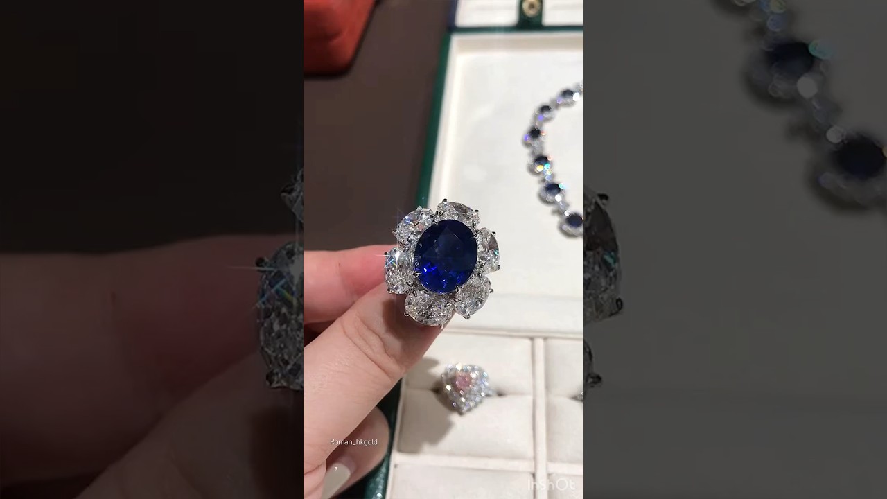 Кольцо золото Au750, Сапфир 8.0ct. Бриллианты +7.0ct. D/VVS #luxuryjewellery #gold #sapphire #gems