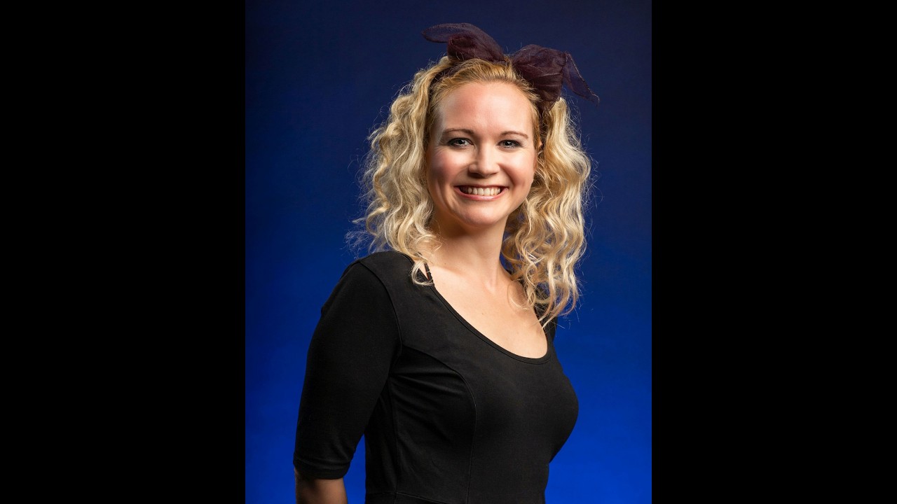 Anya és lánya - Fridrik Noémi a kislányával egy színpadon