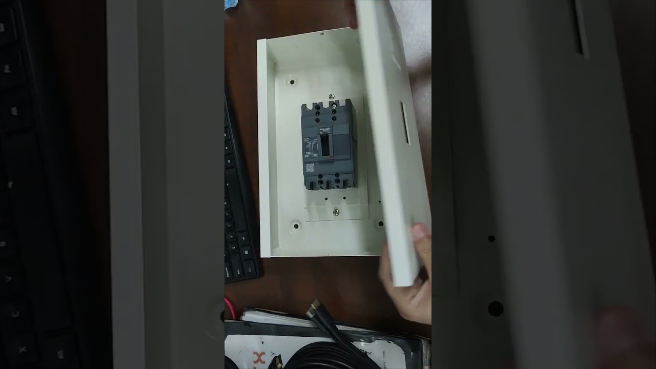 Schneider Industrial Circuit Breaker EZC100H 3Pole 10 Kaic with Nema 1 enclosure #schneider #electx