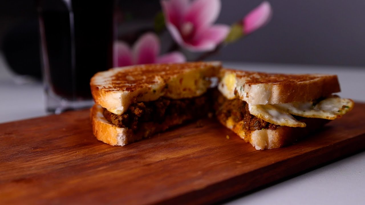 Mumbai Roadside Hot Lamb Sandwich | Mouth Watering Lamb Sandwich | Indian Street Food