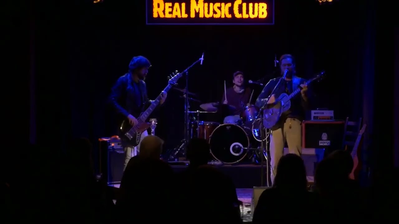 SCRAPTONES - Sea Of Broken Dreams (LIVE)